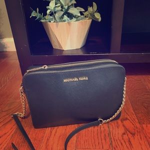 Michael Kors Jet Setter Crossbody